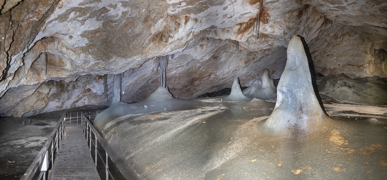 Dobšinská ľadová jaskyňa