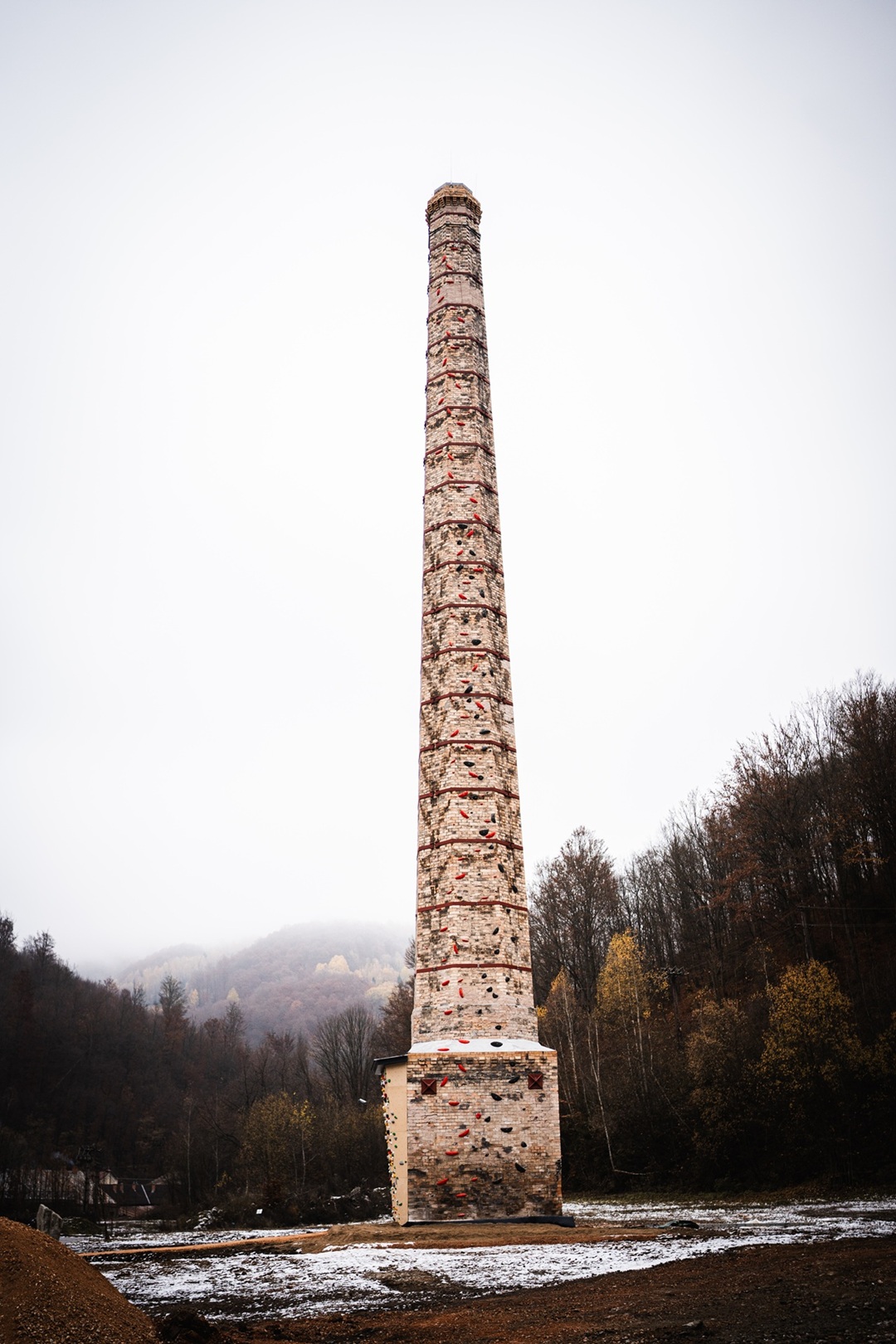 Lezecká stena na komíne v Utekáči (autor: Ľuboslav Lehocký, zdroj: OOCR TNP)